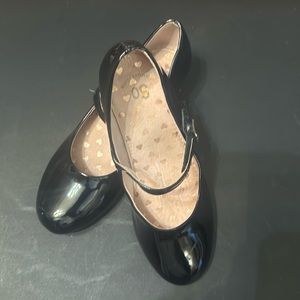 So memory foam girls dress shoes patent leather size 4